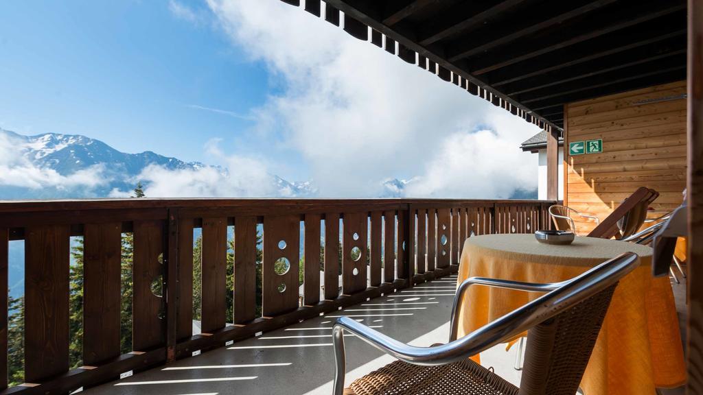 ريرالب Swiss Chalet-Style Hotel Walliser Spycher المظهر الخارجي الصورة